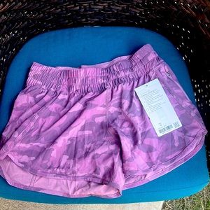 Lululemon Tracker LR Short 4” -ICPT color